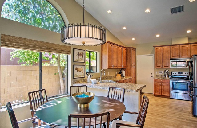 4 Mi to TPC Scottsdale: Family Home w/Hot Tub!