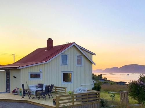 4 person holiday home in ALSVÅG