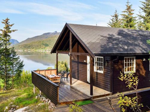 4 person holiday home in Botnhamn