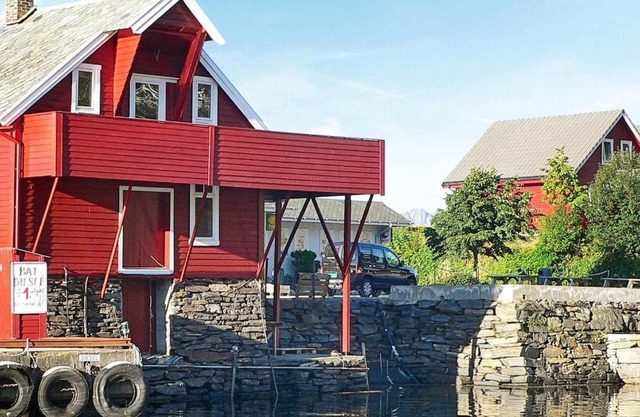 4 person holiday home in Sørbøvåg