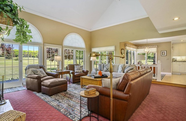 4 Seasons Golf Course View ~ Birchwood Farms Golf and Country Club Home