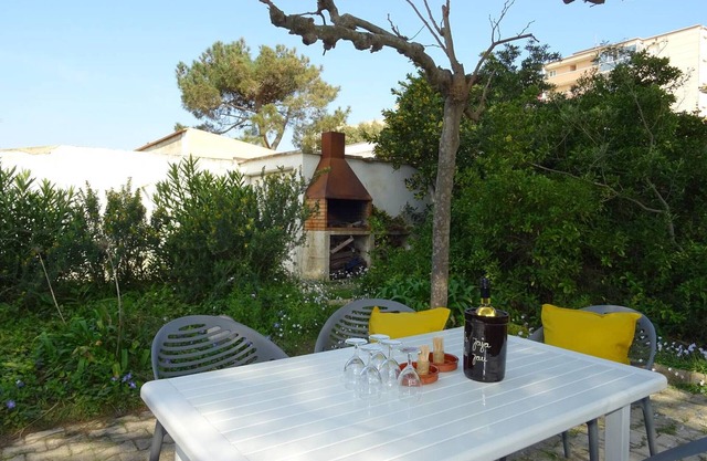 4-Sided Villa Near Beach, Air Cond., Garden, Canet-en-Roussillon