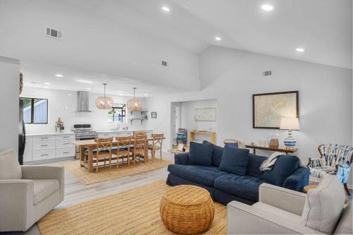 4bd/3ba - Renovated Center Island Home & Garage Apt - Amenity Cards Avail - Pets ok