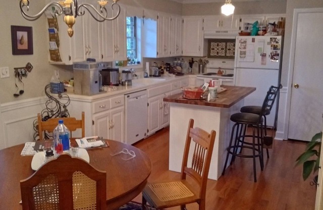 4Bedroom - 2.5 Bath Mid-Century Stunner near Lee Univ. No cleaning fees!