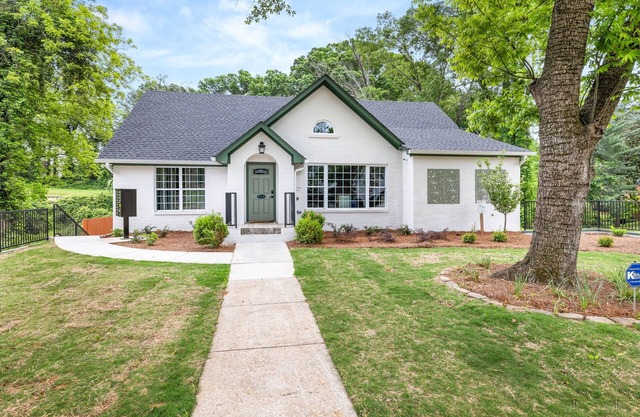 4BR/4BA Newly Built, 5 min to square. Pet+, Full Kitchen, Washer/Dryer, 15+ days