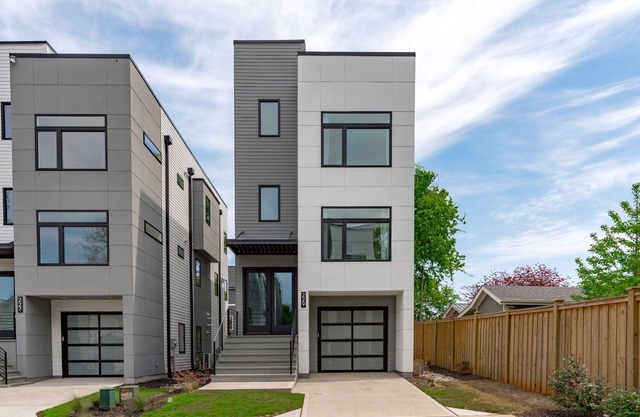 4br House Ensuite with Amazing Day & Night Roof Top Views in Raleigh