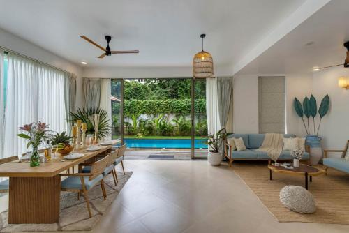 4BR w Pvt Pool nr Coco Beach, Nerul