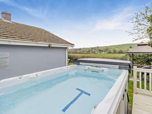 5 Bed in Aberystwyth 95994