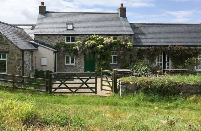 5 bedroom accommodation in Scleddau