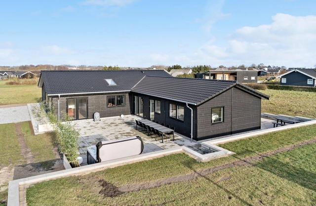 5 bedroom beautiful home in Haderslev