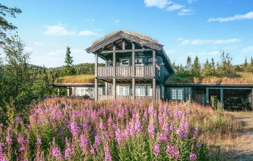 5 Bedroom Gorgeous Home In Engerdal