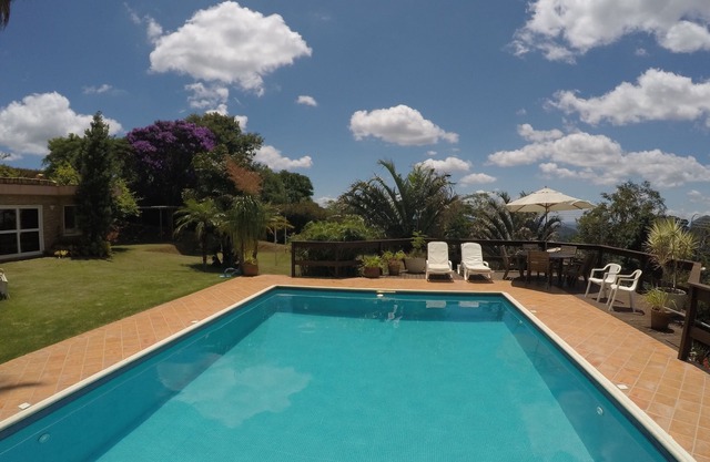 5 BEDROOM HOUSE (4 SUITES) LUXURY CONDOMINIUM POOL, VOLEI COURT