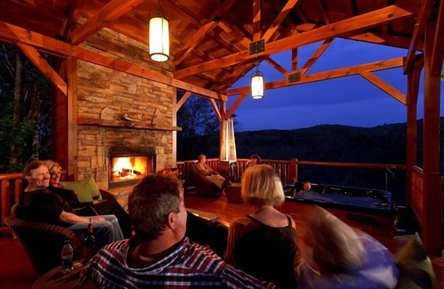 5 King Suite Cabin – Mountain Views, Creek Access & Hot Tub