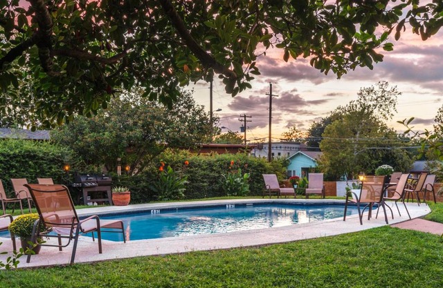 5 Mi to Dtwn Austin Gem with Pool, Pets Welcome