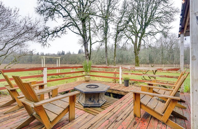 5 Mi to Hillsboro: Vintage-Style Home w/Fire Pit