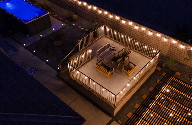 5 min to the hot springs, 30min to the Joshua tree national park