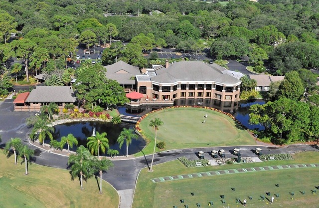 5 minutes walk to the golf club. Newly renovated, non-smoking, 2nd floor condo.
