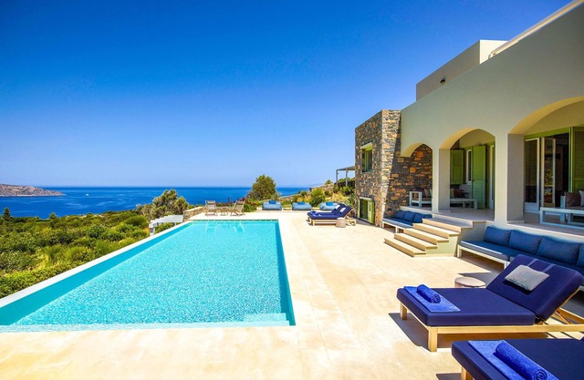 5' to Elounda Beach/16 Bedrooms Luxury Estate/2 Private Pools/Hot Tub/Gym