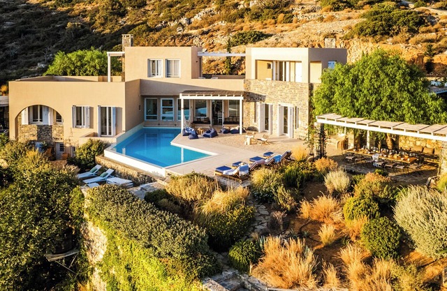 5' to Elounda Beach/8 Bedrooms/Private Infinity Pool/Hot Tub/Playground