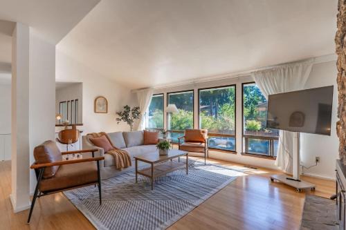 5BR Gem Walk to Microsoft and Near Redmond DT