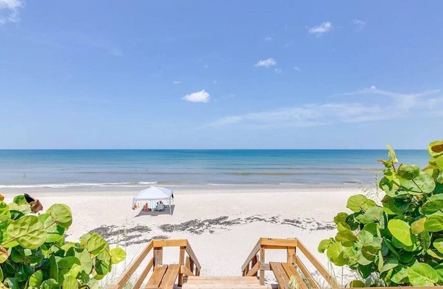 5th Fl, 2B 2Ba, Beachfront Condo, Renovated, Garage Parking, Pool, Sauna, Tennis