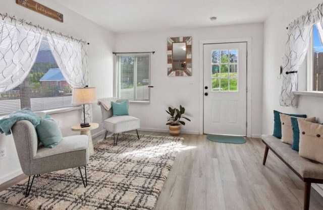 5th & Main St- Bayview, IDAHO