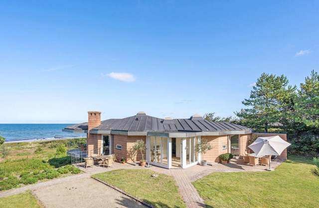 6 bedroom gorgeous home in Gilleleje