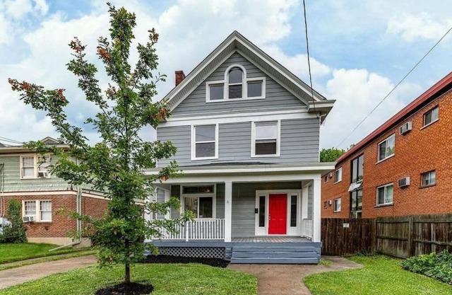 6 BR Home Just Minutes From Downtown Cincinnati