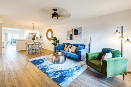 6 Mi to Beach Naples Condo with Pool and Hot Tub