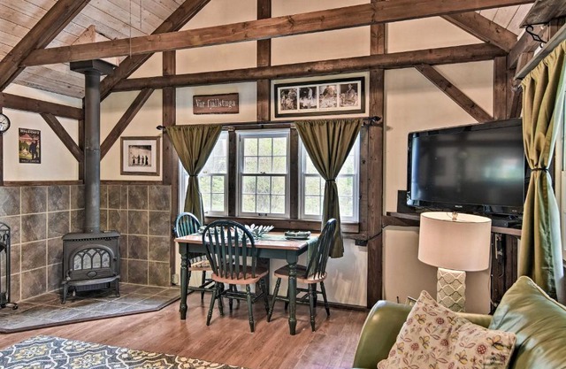 6 Mi to Grandfather Mountain Park Cottage with Deck