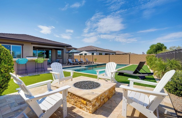 6 Mi to Luke AFB: Oasis w/Private Pool