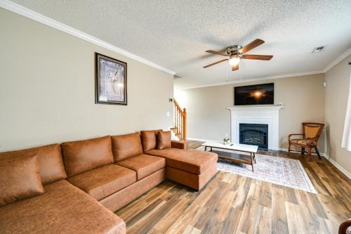 6 Mi to Med District Greenville Home with Yard