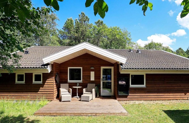 6 person holiday home in Ålbæk-By Traum
