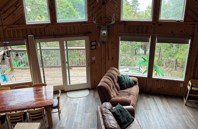 6BR/3BA Home Sleeps 20 -410 nightly/Holiday rates apply