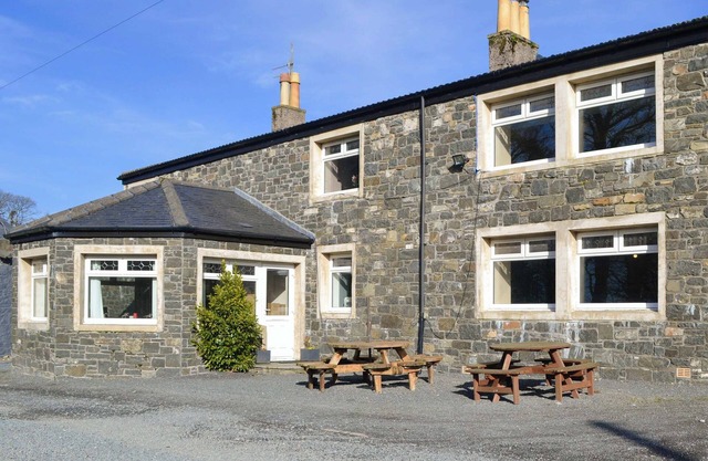 7 bedroom accommodation in Dunragit, near Stranraer
