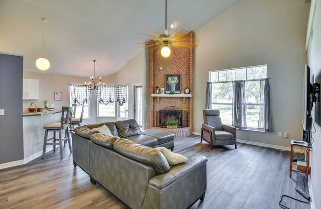 7 Mi to Beach: Pet-Friendly Home in Port Orange!