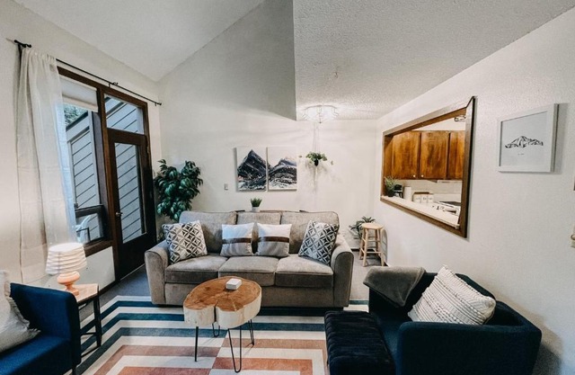 73SW - WiFi - F P - WithD - Sleeps 6 home