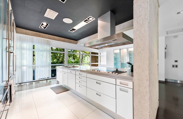 7BR/6.5BTH Modern Miami Luxury Gem