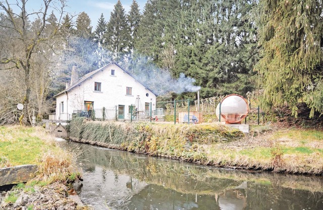 8 bedroom accommodation in Herbeumont