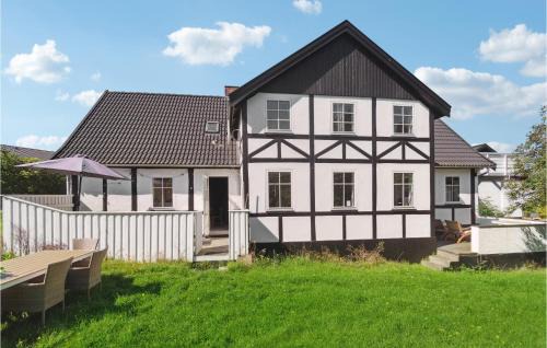 8 Bedroom Amazing Home In Allinge