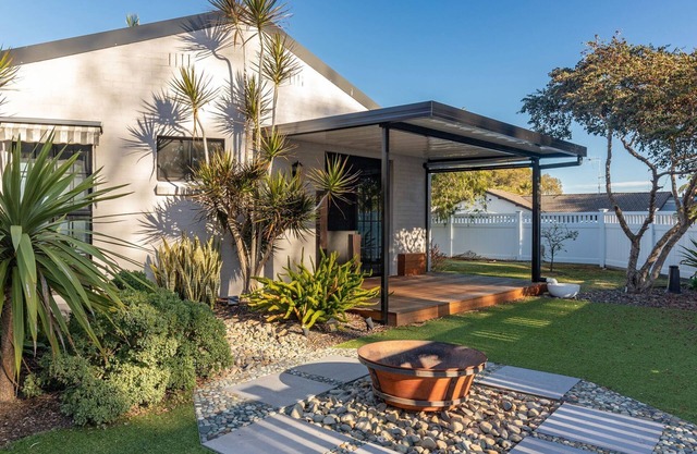 8 Elizabeth Parade on the Forster Keys