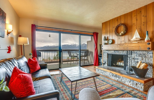8 Mi to Keystone Resort: Dillion Condo w/Hot Tub!
