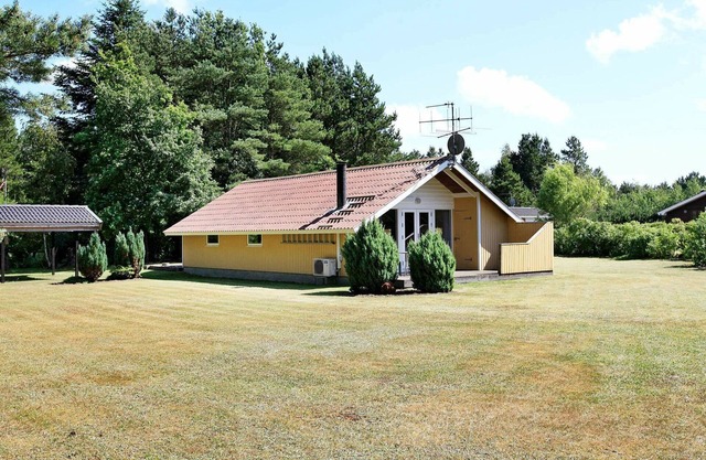 8 person holiday home in Oksbøl-By Traum