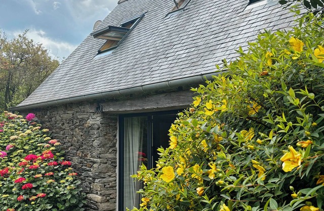 80 meters from the beach. Adorable little fisherman's house with private garden.