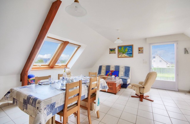850m from the beach, flat for 5 with garden