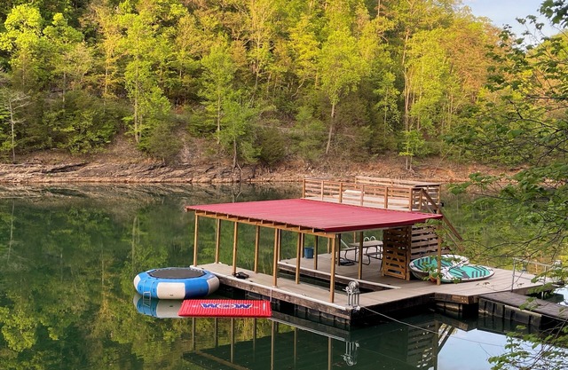 8bd House behind Jumping Bridge! Aug Availability! 🍁 🎃 Sept and Oct price drop!