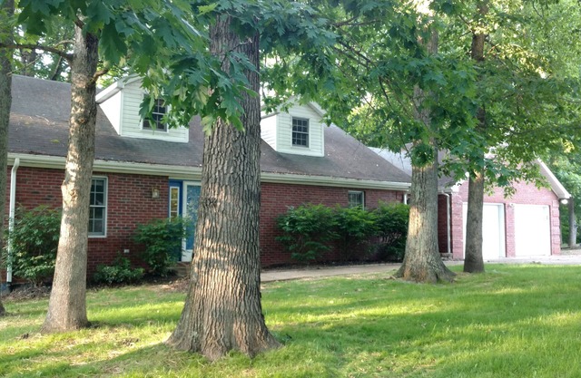 9 Bdrm/Wooded Area/Large Decks/Lake Cumberland/Somerset Area