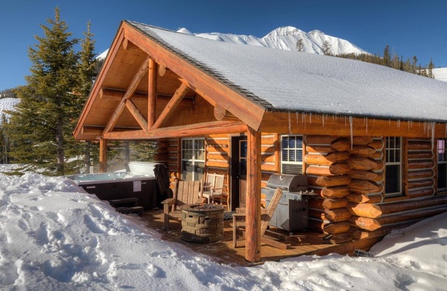 9 Cabin Hollow (2-Bedroom Home) with Mountain view by Moonlight Basin Lodging