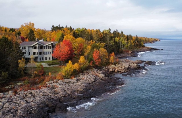 9 Min to Lutsen MTN/Amazing Views/Gourmet Kitchen