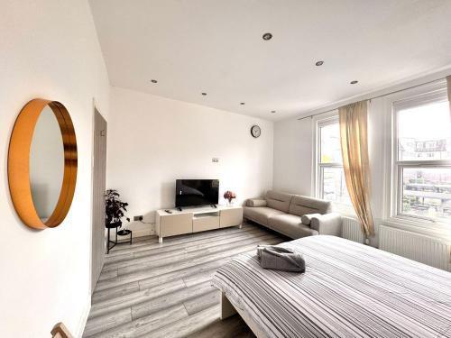 93 A Apartment